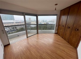 EXCELENTE PUNTO !! FRENTE AL PTA CARRETAS SHOPPING... ADMITE VIVIENDA/OFICINA/CONSULTORIO