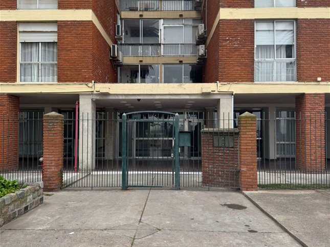 Alquiler Apartamento Barrio Sur  3 Dormitorios 1 Baño - foto 1