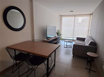 Apartamento de 1 dormitorio amueblado con garage