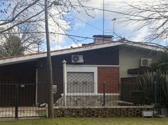 Venta Casa 2 dorm en Atlántida con parrillero