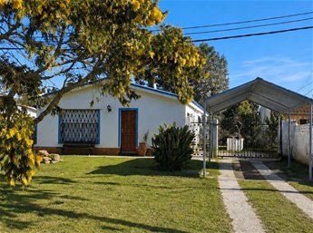 Espectacular zona ! Al sur  Sólido chalet tradicional de ladrillos! Pleno Lagomar, residencial y tranquilo