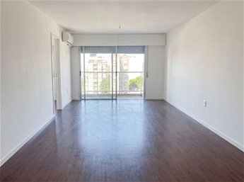 Apartamento de 2 dormitorios en piso alto con terraza y garaje