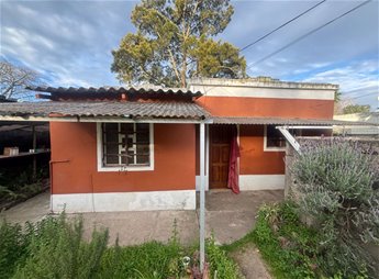 Casa en alquiler en Colón con muy buen terreno.