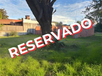*** RESERVADO *** IDEAL EDIFICAR EN PROPIEDAD HORIZONTAL. TERRENO CON CONSTRUCCIONES A TERMINAR Lomas de Solymar Venta Ciudad de la Costa