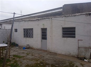 CASA AL FONDO DE 2 DORMITORIOS EN EL CENTRO DE SAYAGO