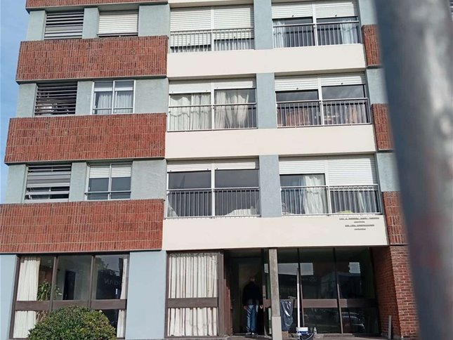 Excelente Apartamento 3 Dormitorios 2 Baños Sobre Avenida italia - foto 3