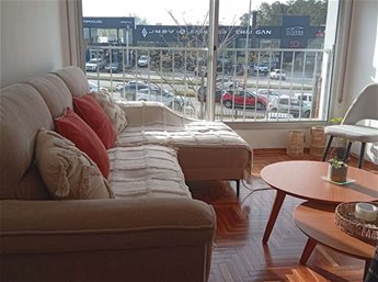 Excelente Apartamento 3 Dormitorios 2 Baños Sobre Avenida italia
