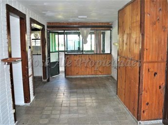 EN ALQUILER VIVIENDA EN PLANTA BAJA UBICADA EN COMPLEJO INVE, A METROS DEL SHOPPING DE COLONIA Y ZONA COMERCIAL TRES AVENIDAS.