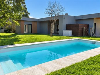 Alquiler de casa en Cumbres de Carrasco, 3 dormitorios, piscina y gran jardín