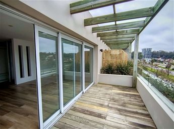 Alquiler Penthouse 2 Suites 3 baños Vestidor Gran terraza con parrillero Cochera Piscina