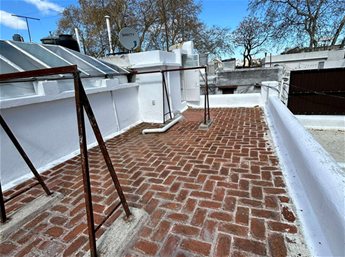 Alquiler apartamento PB 2 dormitorios escritorio y azotea propia reciclado a nuevo Requena y Nicaragua Tres Cruces