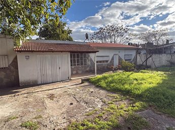 Gran oportunidad de inversión!! Casa de 3 dormitorios con amplio terreno en Las Piedras.