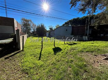 EN VENTA HERMOSO TERRENO DE 650M2 UBICADO A METROS DE LA PLAZA DE TOROS, COLONIA DEL SACRAMENTO