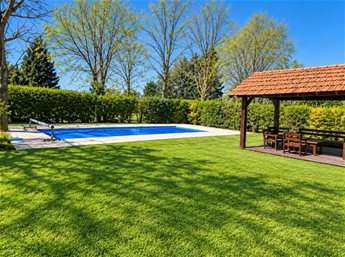Alquiler casa con  muebles en La Tahona- Barrio Privado, 3 dormitorios y servicio, escritorio, sauna  y piscina climatizada