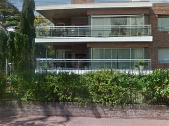 Apartamento de 2010 próximo Sanlucar3 Dorm, suite 4 baños, 2 Garajes paralelos, portería 8 hs, Gc $ 24.000