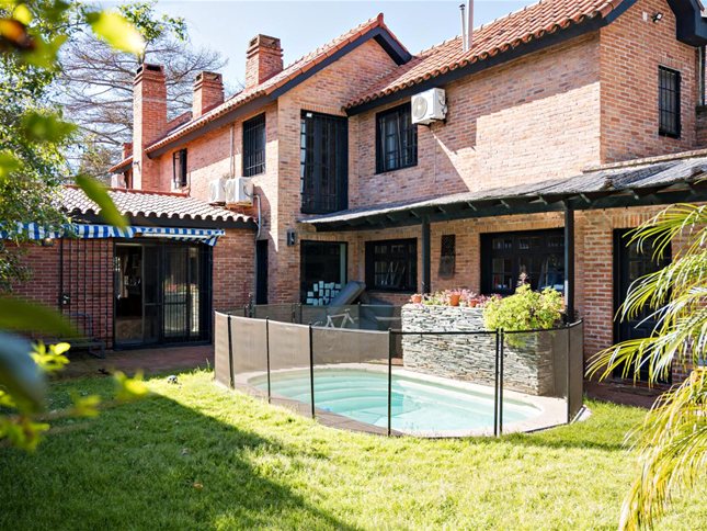 CASA 5 DORMITORIOS PROXIMOS A LAWN TENIS CLUB, - foto 2