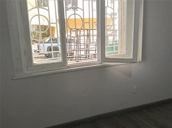 Venta Barrio Sur, Apartamento al frente de 2 dormitorios  planta baja Reciclado a nuevo.