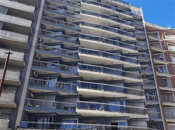 Excelente Apartamento de 1 Dormitorio al frente en Piso 9 en Cordón Sur