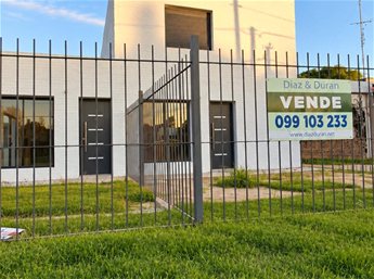 Casa en Ph ! 3 dorm 2 baños! La mejor ubicación. Sólida y funcional.