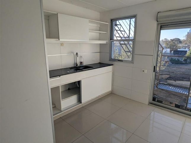 Venta y Alquiler , DE 1 DORMITORIO, 1 BAÑO, AZOTEA CON PARRILLERO DE USO EXCLUSIVO, CON RENTA - foto 4
