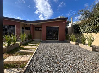 APARTAMENTO 1 DORMITORIO TIPO CASA CON COCHERA A CUADRA Y MEDIA DE AV ITALIA, CARRASCO NORTE