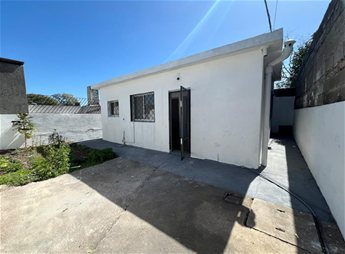 Apartamento de 2 dormitorios en Las Piedras.