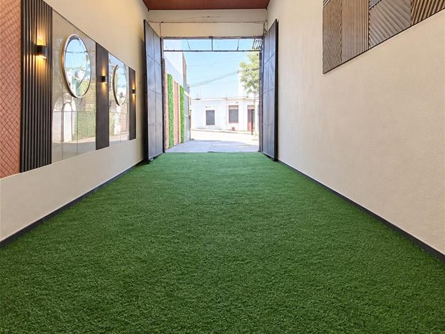 ALQUILER Local Comercial de 1300m2 sobre San Martin en Brazo Oriental - foto 2