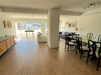 VENTA APARTAMENTO POCITOS 3 DORMITORIOS TERRAZAS ESTAR  GARAJE FIJO  SERVICIO COMPLETO.MUY BUENO!