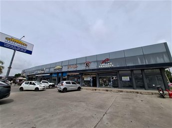 LOCAL  COMERCIAL,  EN LAGOMAR SOBRE GIANNATTASIO