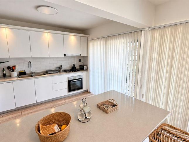 Casa en venta en Punta Gorda 3 dormitorios, escritorio, barbacoa y fondo verde - foto 5