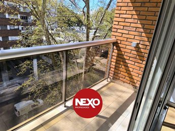 Av. Sarmiento pasos 21 de Setiembre y ORT. 2 y 2 baños, suite, terraza balcón orientada al norte con mucho sol, vista abierta y despejada