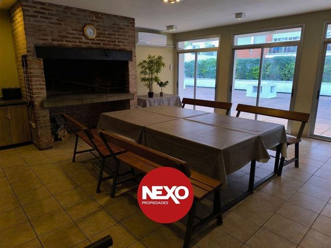 Av. Sarmiento pasos 21 de Setiembre y ORT. 2 y 2 baños, suite, terraza balcón orientada al norte con mucho sol, vista abierta y despejada - foto 1