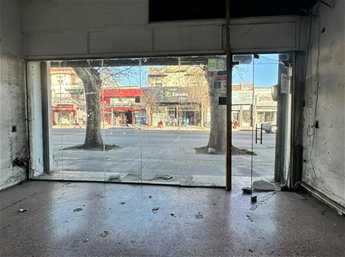 Venta con Renta  Gran Local Comercial en Unión Sobre 8 de Octubre
