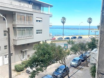 ALQUILER APARTAMENTO PUNTA CARRETAS 1 DORMITORIO PLACARES BAÑO COMPLETO COCINA INTEGRADA TERRAZA AL FRENTE VISTA LATERAL AL MAR .MUY LINDO!