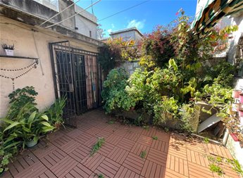 Venta casa a reciclar 2 dormitorios, fondito y un apto