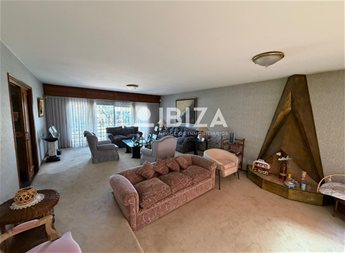 Venta impecable casa en Punta Gorda, 3 plantas, 4 dormitorios, jardín, fondo y garage