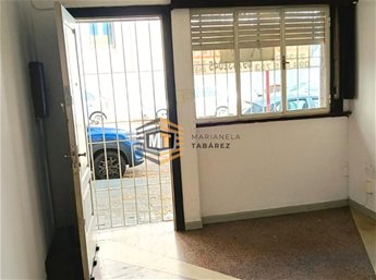 Alquiler Hermosa Casa 1 dorm.   al frente en Parque Rodo, con 2 patios y a pasos de Facultad Comunicación y  economía