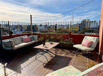Venta Apartamento Penthouse 2 dormitorios, servicio, gran terraza, garage Pocitos