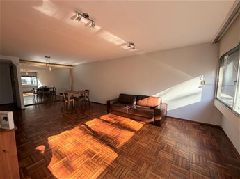 Apartamento en venta. 3 dormitorios. Cochera. Punta Carretas