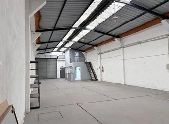 ALQUILER LOCAL COMERCIAL PROX ATAHUALPA, ENTRADA VEHICULAR, GALPON, DEPOSITO, 2 BAÑOS