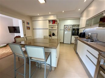 Alquiler apartamento 3 o 4 dormitorios, garage, vista Plaza Gomensoro y Rambla, Pocitos