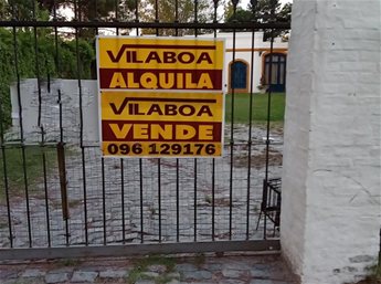 CARRASCO próxima colegios Scuola Italiana y Christian Brothers 1 planta colonial piscina $ 50.000 o venta U$S 480.000