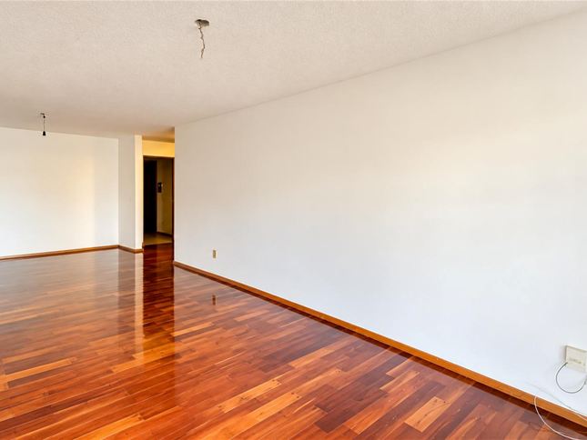 Apartamento en venta Carrasco Sur, 2 dormitorios, jardín exclusivo y garaje doble - foto 4