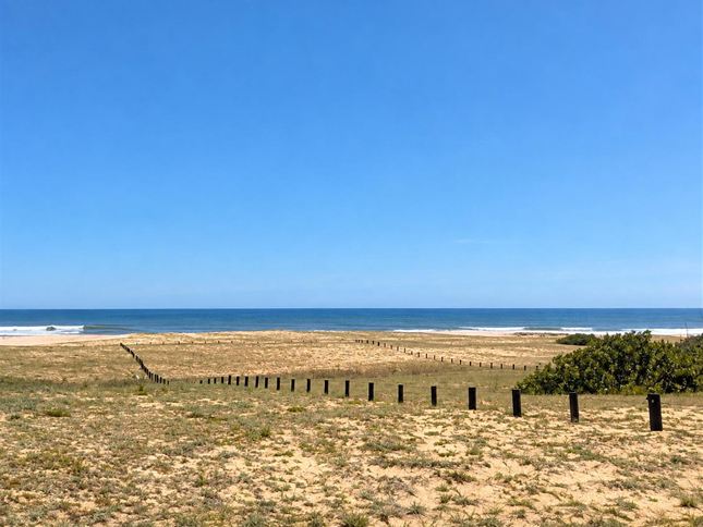 2.600 m2 sobre playa océanica, primera línea - foto 1
