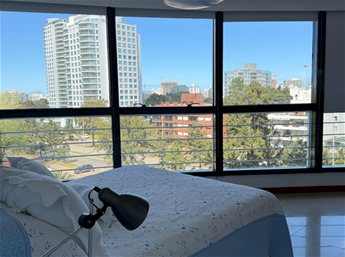 Apartamento de 3 dormitorios sobre Avenida Roosevelt