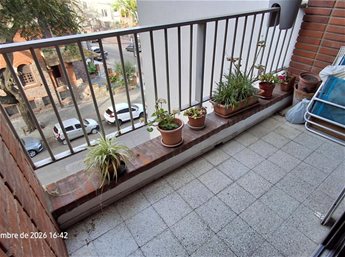 Sobre la emblemática calle Martí, se vende precioso apto  2 dorm. 2 baños ,cocina definida, terraza y garage. Calefacción central, U$S 230.000 gastos comunes, $10.500