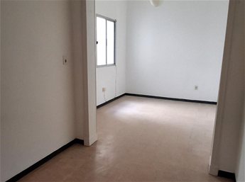 Alquiler Apartamento Ciudad Vieja Perez Castellano y Peatonal Sarandí 1 Dormitorio, amplio, luminoso, ventilado y  Patio