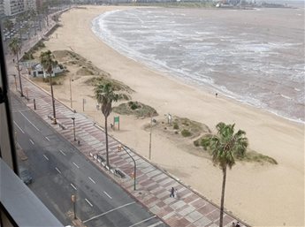 apartamento en Rambla de Pocitos 3 dormitorios servicio garaje