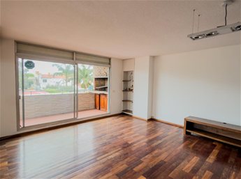 ALQUILER – APARTAMENTO DE 4 DORMITORIOS EN MALVÍN . DOBLE GRAJE A UNA CUADRA DE LA RAMBLA.