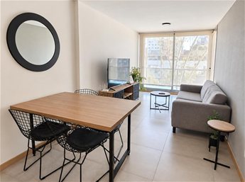 Apartamento de 1 dormitorio amueblado con garage